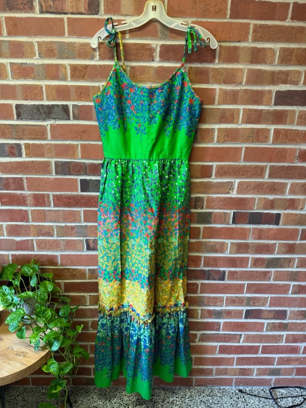 70s Leslie Fay Green Floral Tie-Shoulder Maxi Dress with Matching Scarf/Shawl